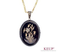 Medaillon an Kette
