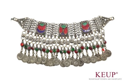 Picture Brustschmuck