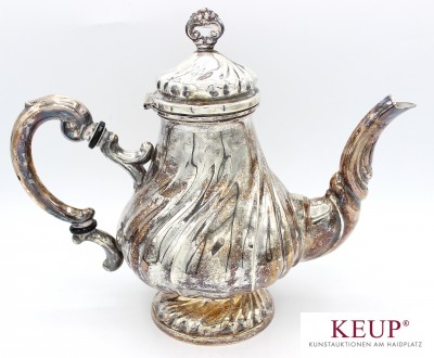 Silberne Kaffeekanne